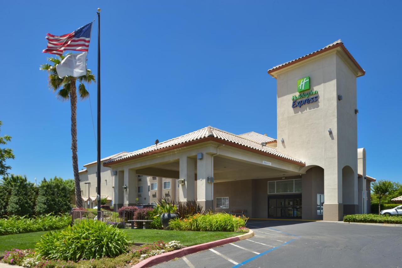 Holiday Inn Express Madera By Ihg Exterior foto