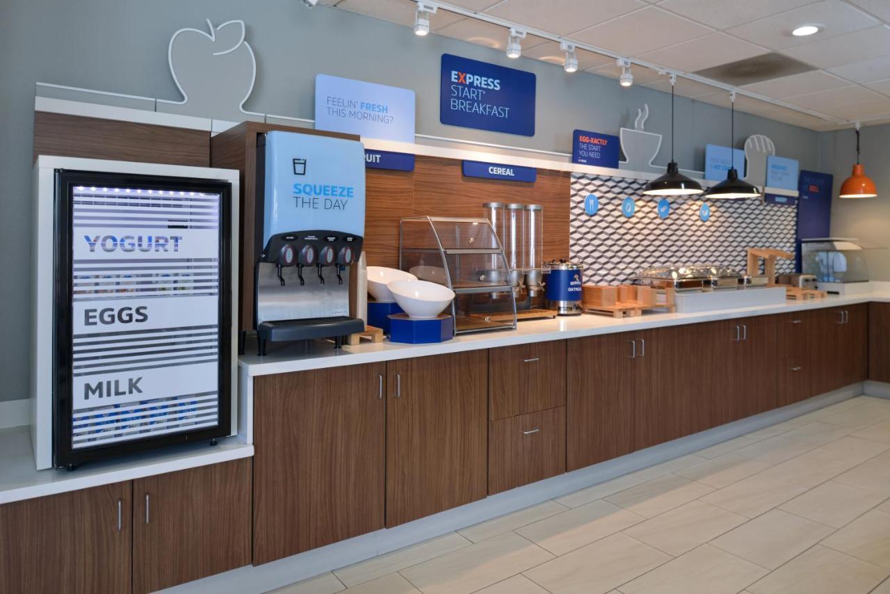 Holiday Inn Express Madera By Ihg Exterior foto